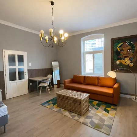 Nook I Palarikova Daire *
